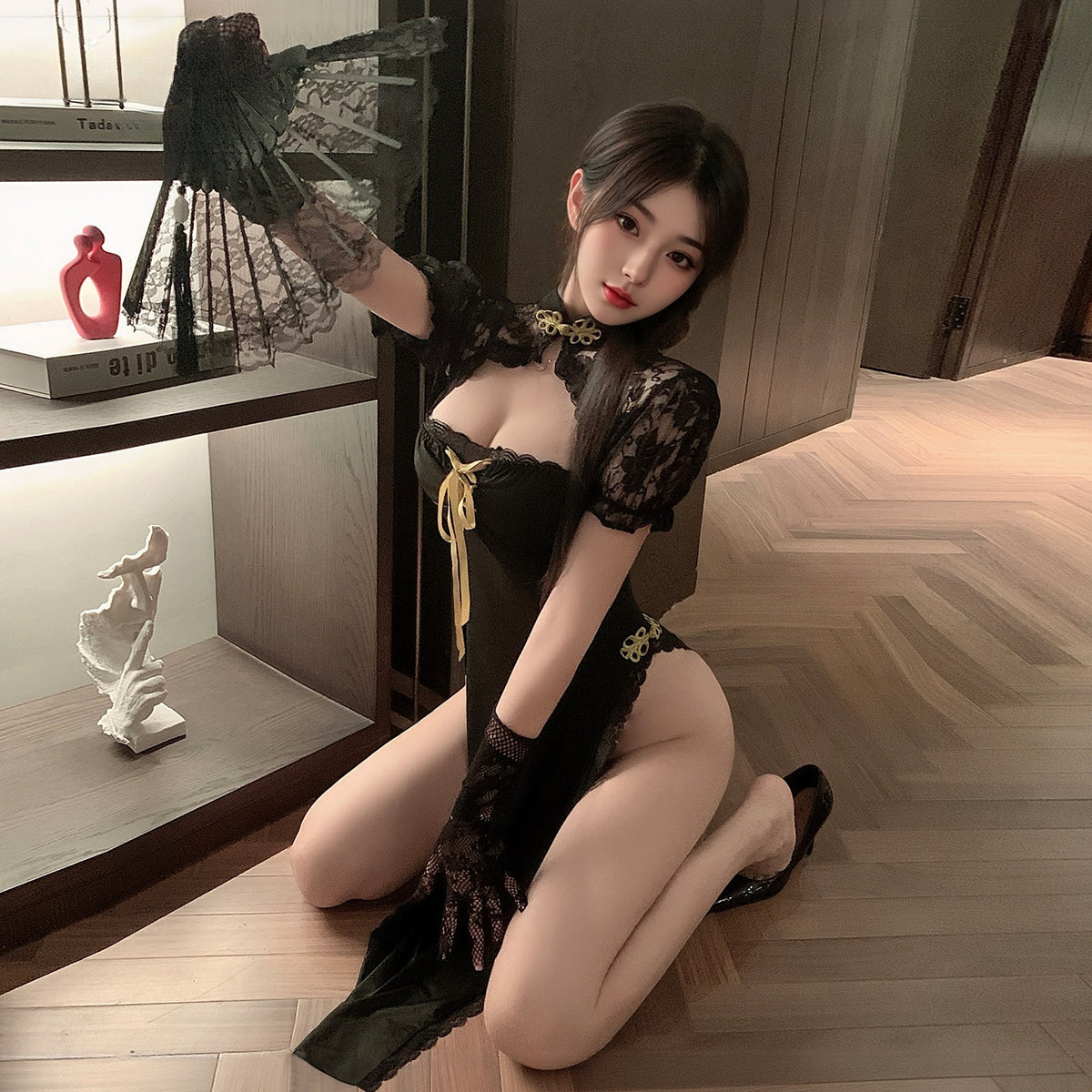 蔷薇佳人 露胸解带高开衩旗袍