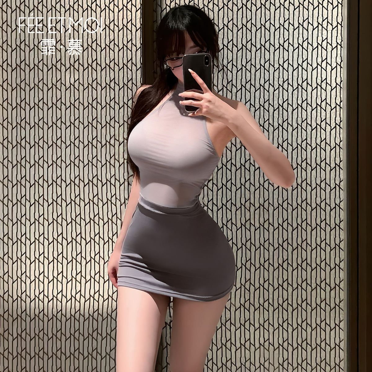 反差秘书 纯欲绑带透视OL露背包臀制服.