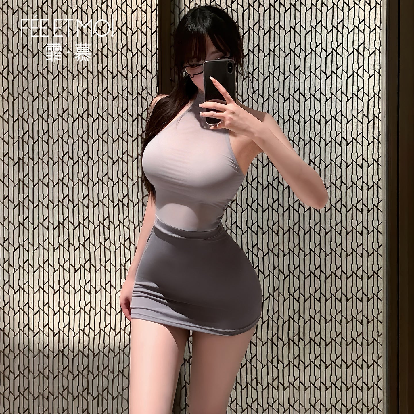 反差秘书 纯欲绑带透视OL露背包臀制服.