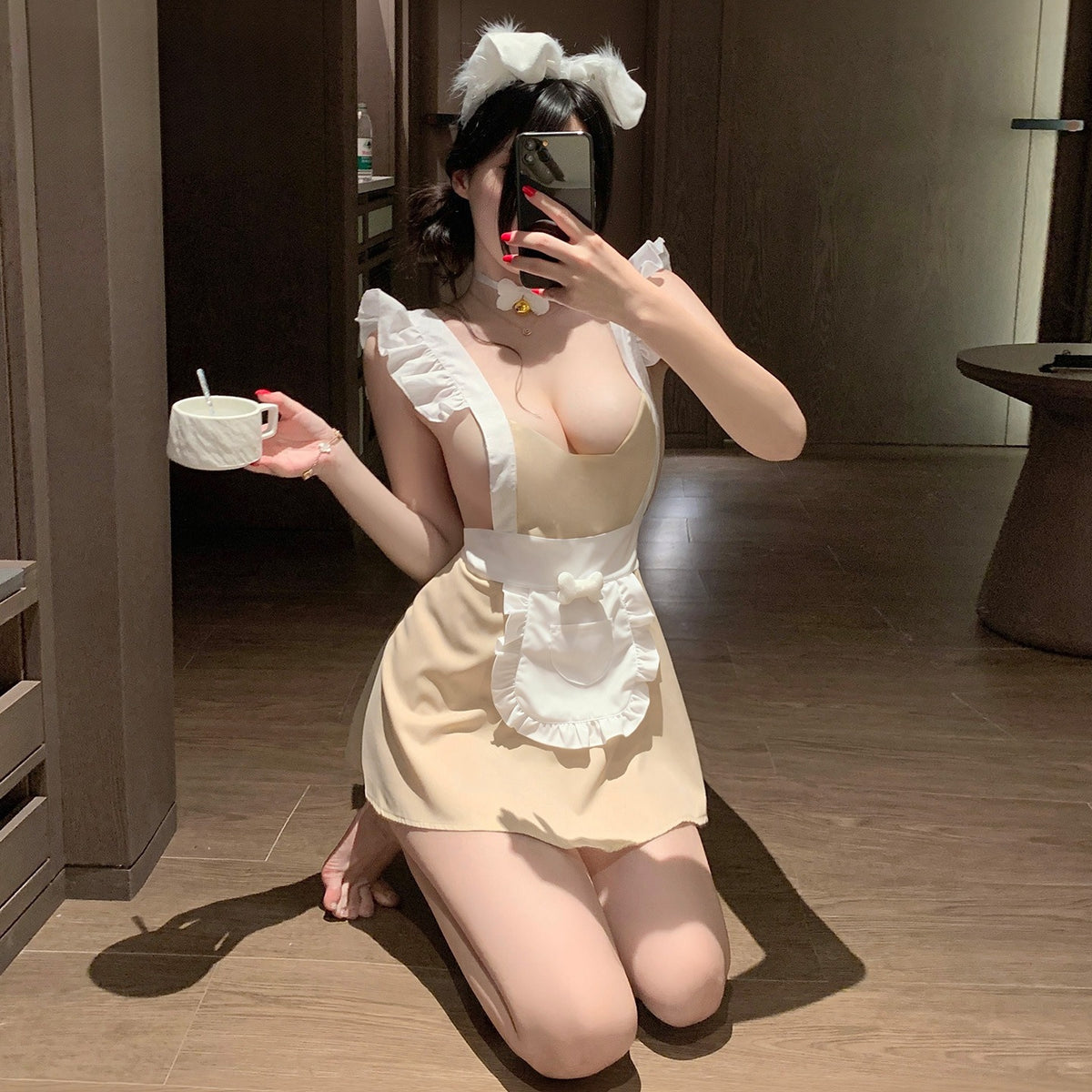 奶心甜宠 小狗甜心女仆围裙纯欲露臀制服